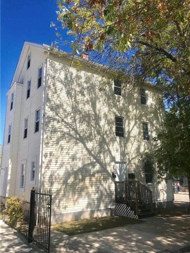 Building Photo - 25 Andem St