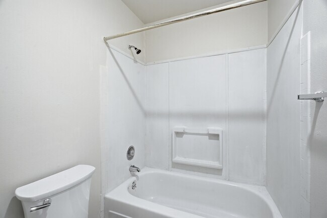 Building Photo - 3106 E 27th Ave