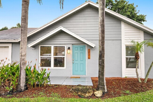 Building Photo - 14576 Sunset Pine Dr