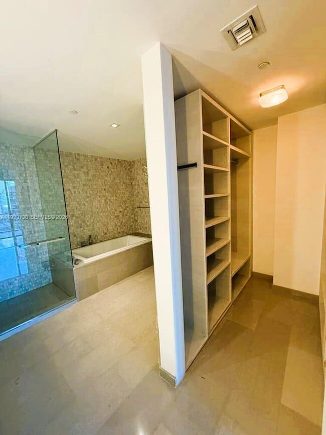 Building Photo - 88 SW 7th St