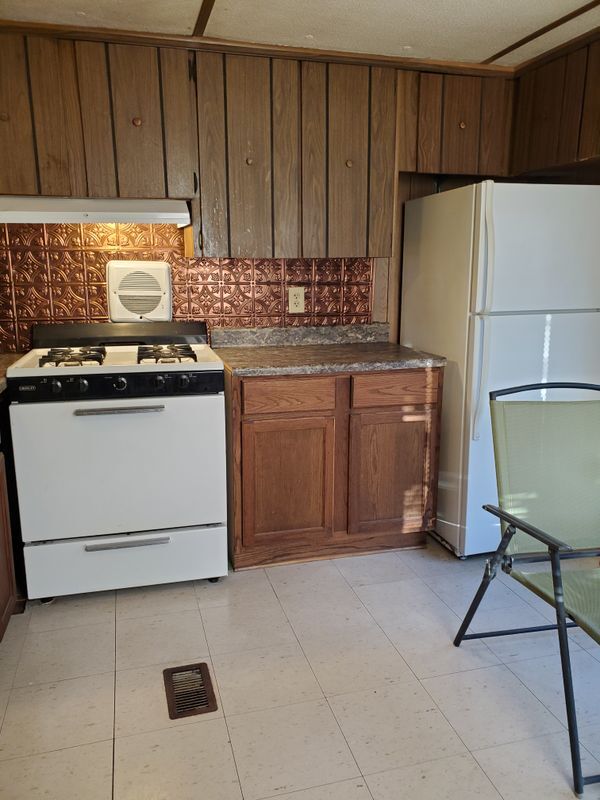Building Photo - 715 Delouche St