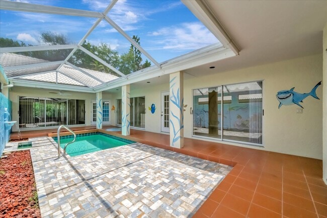 Building Photo - 3BR/2.5BA Private Pool Home | Chestnut Creek Community in Venice