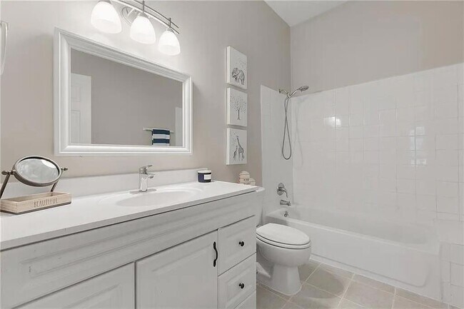 Building Photo - 1450 Graham St SW