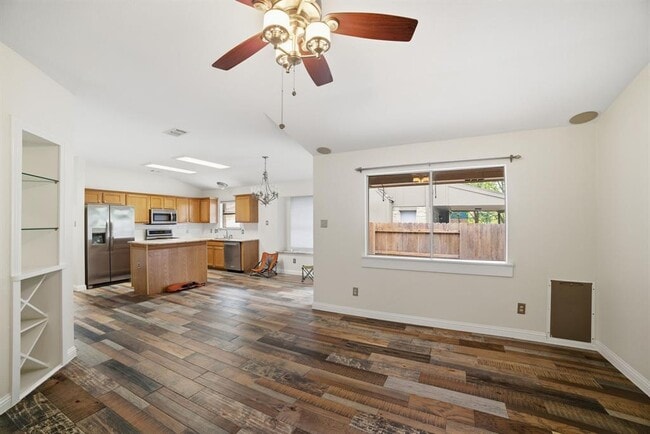 Building Photo - 700 Horizon Trail