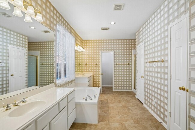 Building Photo - 15415 Truslow Point Ln