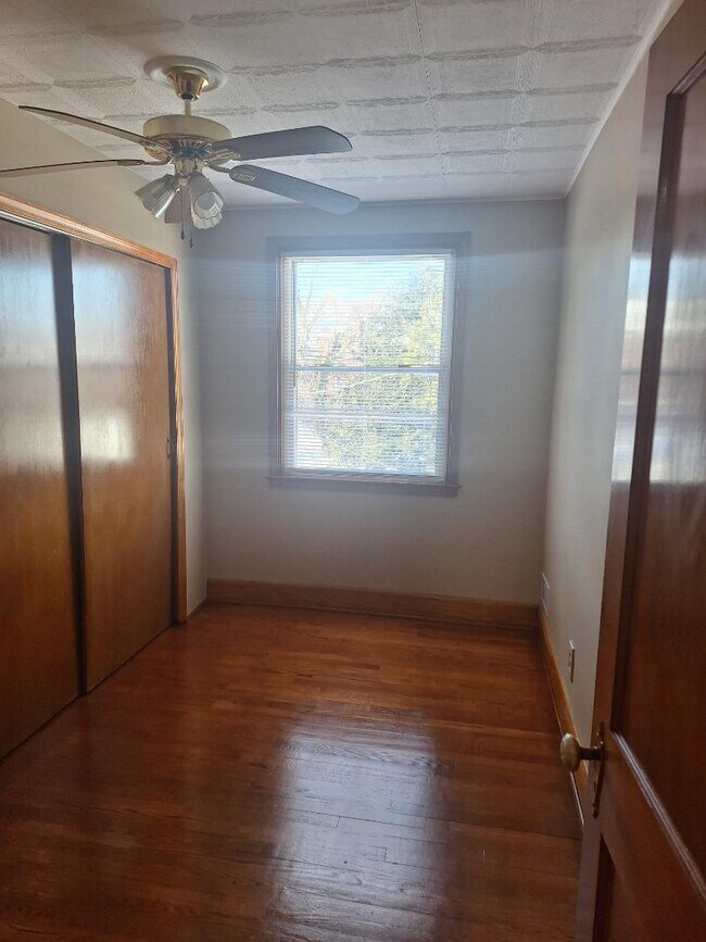 Building Photo - 5118 Pembroke Ave