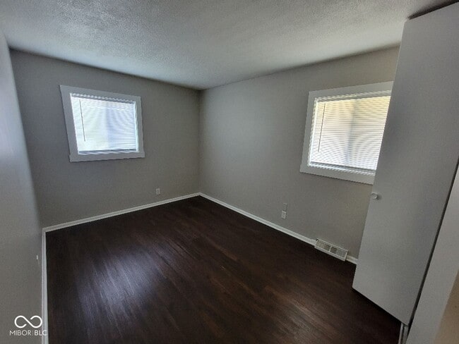 Building Photo - 2308 Aspen Ct