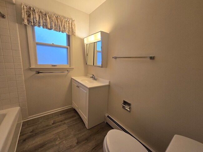 Building Photo - 333 Ida Ave