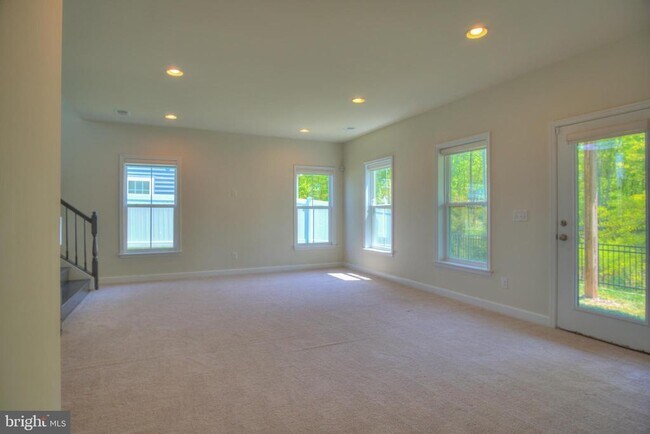 Building Photo - 42629 Oak Pk Sq
