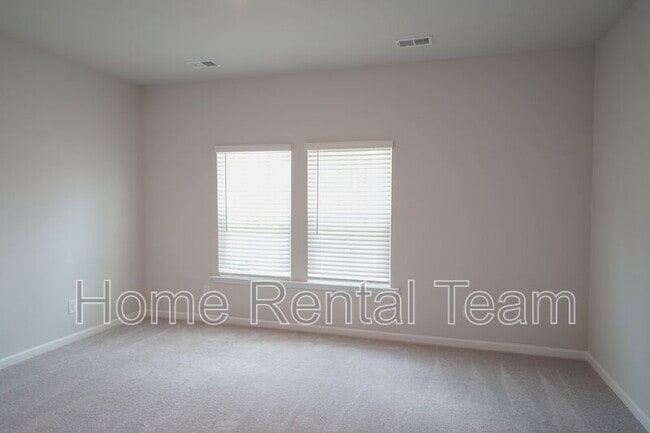 Building Photo - 111 Saltgrass Ln