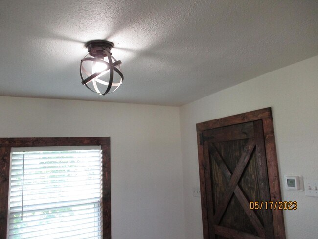 Building Photo - 1508 County Rd 697