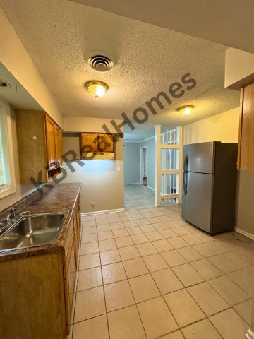 Building Photo - 4095 Haliburton St