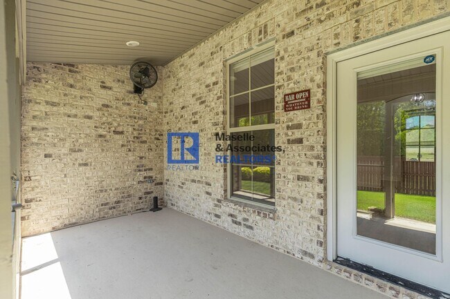 Building Photo - 1019 Silver Cir