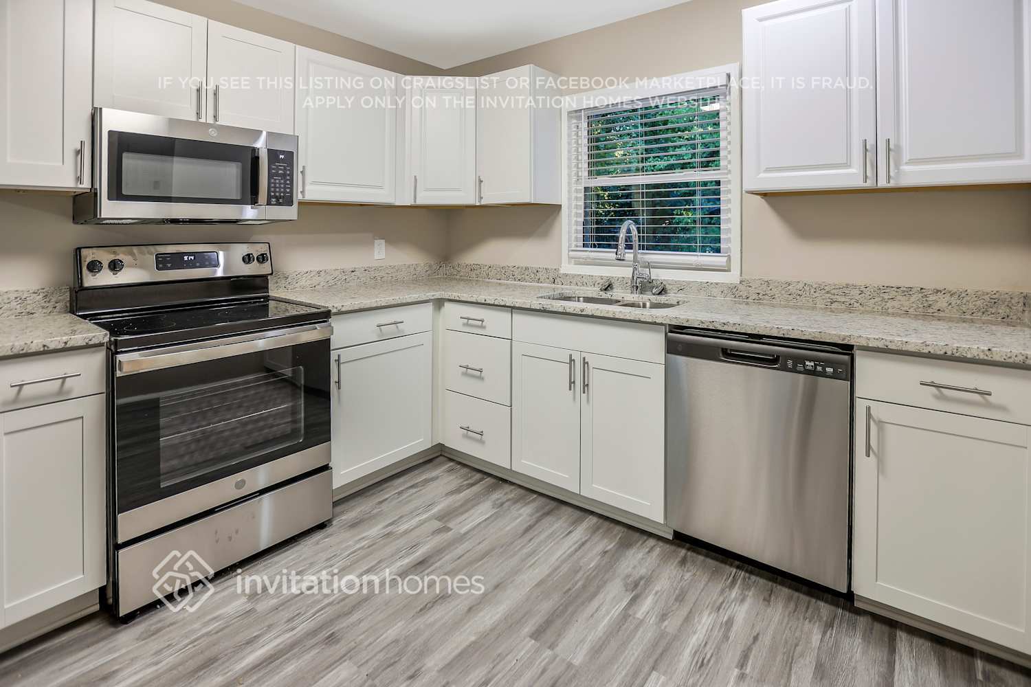 Building Photo - 3473 Pinehill Dr