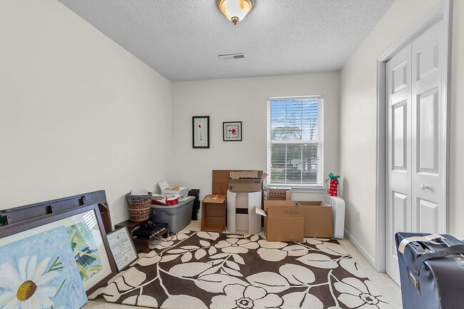 Building Photo - Beautiful 3-Bedroom Home in the Heart of Charleston!