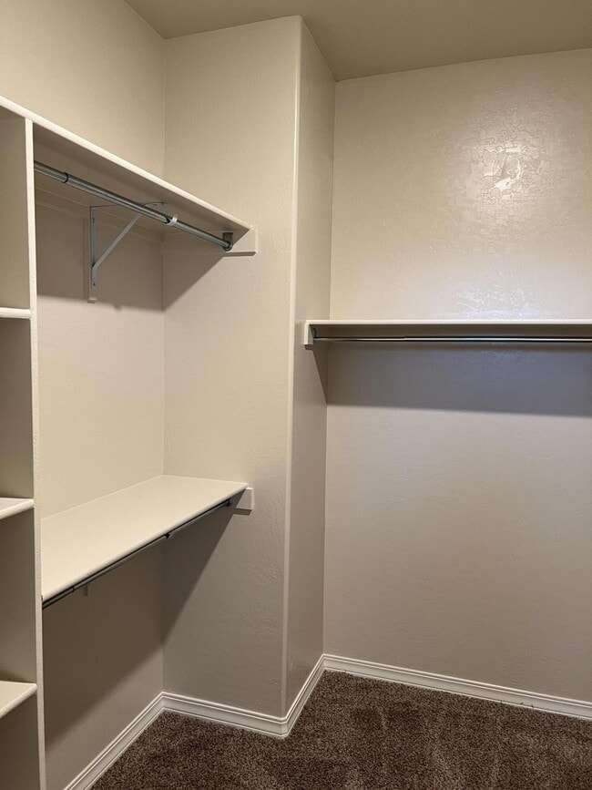 Building Photo - 12701 Iron Falls Dr