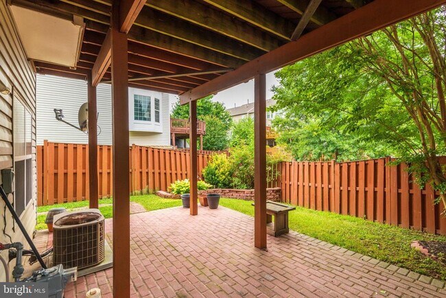 Building Photo - 43794 Virginia Manor Terrace