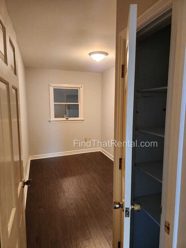 Building Photo - 34 S Hanover St