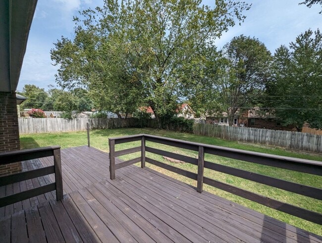 Building Photo - Kickapoo High District w/ Walk-In-Closet