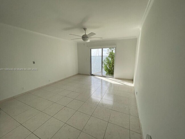 Building Photo - 1541 Brickell Ave