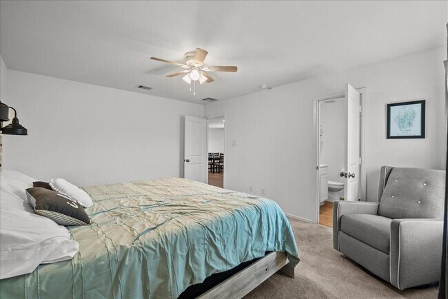 Building Photo - 9043 Estes Lks Dr