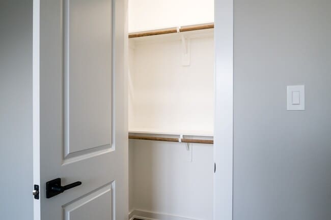 Building Photo - 417 Stonework Garden Ln