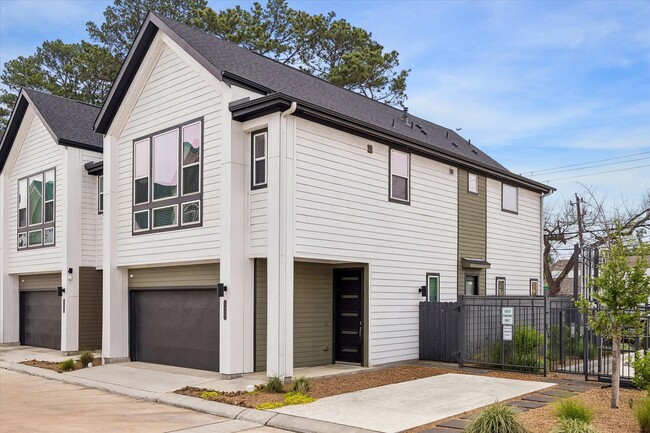 Building Photo - 1117 Highland Square Ln