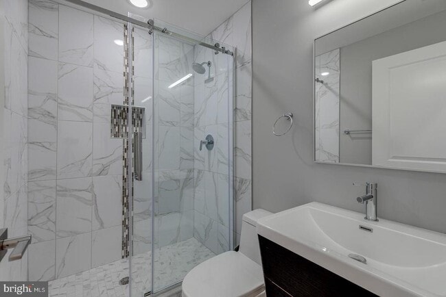 Building Photo - 2113 Master St