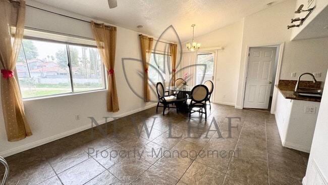 Building Photo - 3733 S Country Oaks Loop