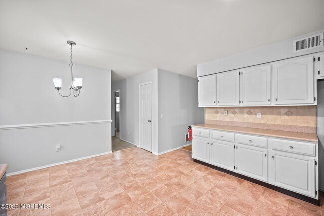 Building Photo - 11 Applebey St