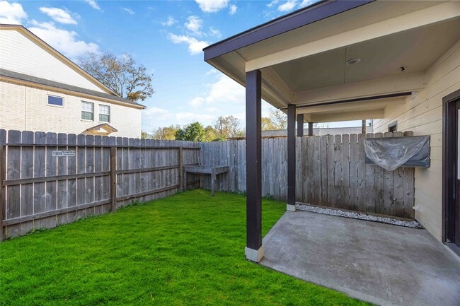 Building Photo - 4903 Mallow St