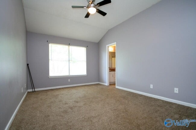 Building Photo - 105 Oakline Dr