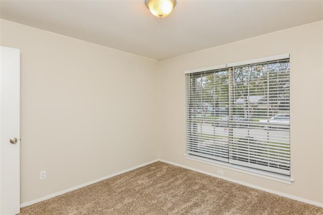 Building Photo - 2125 Rockmoor Dr