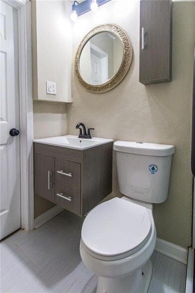 Bathroom - 288 Thornton St SW