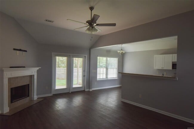 Building Photo - 161 Hideaway Ln