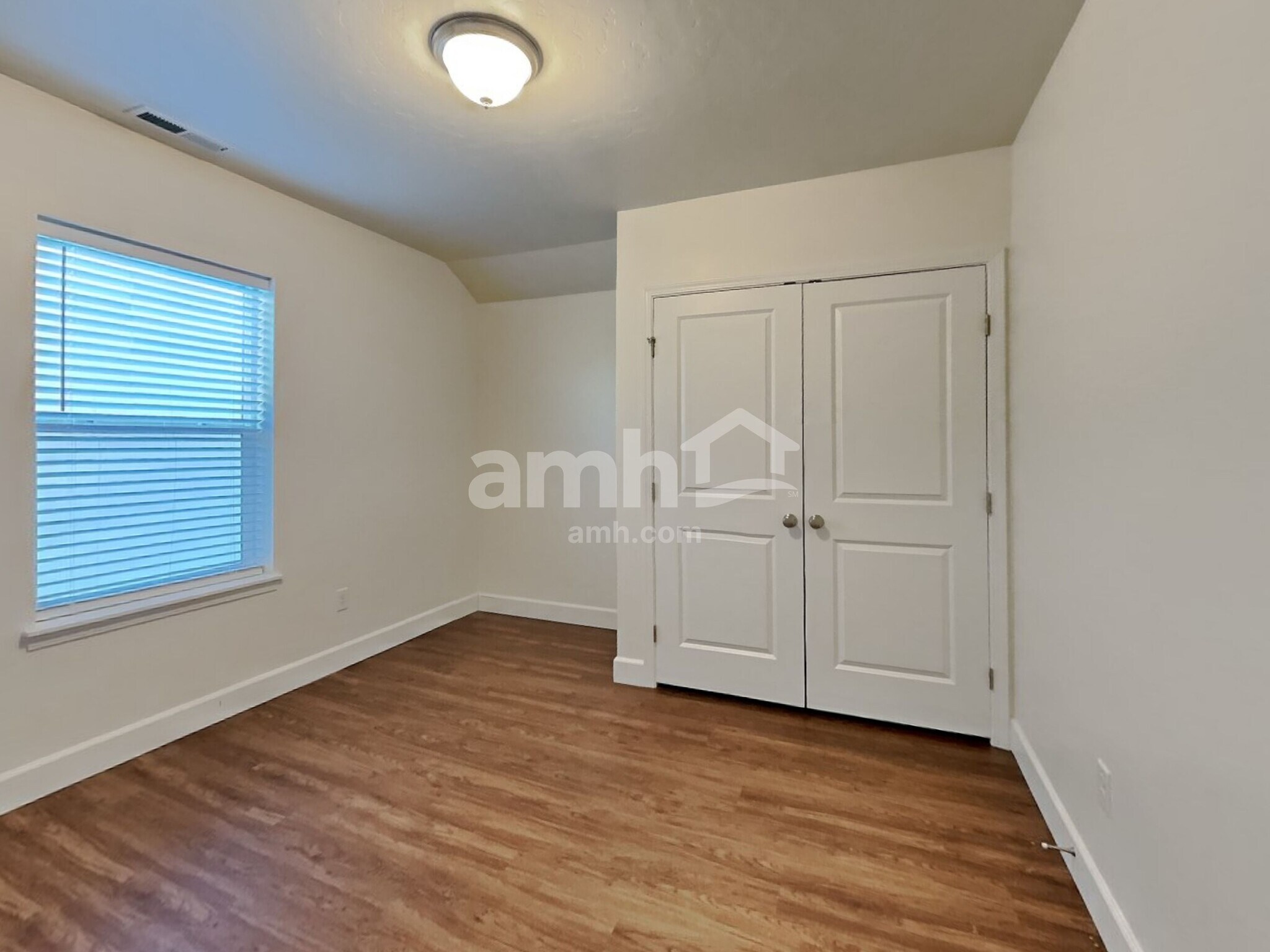Building Photo - 275 E Sicily Dr