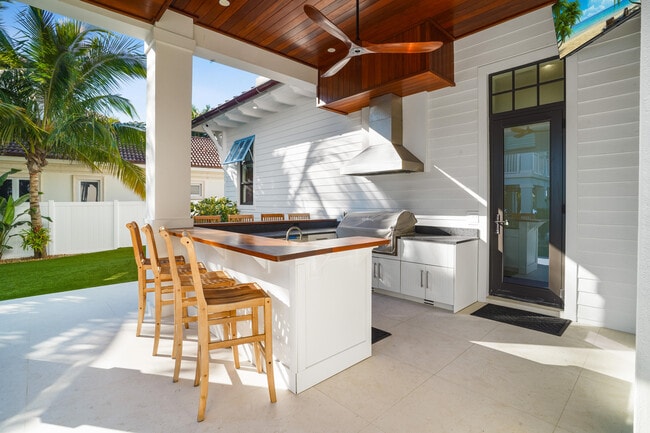 Building Photo - 19471 Harbor Rd S