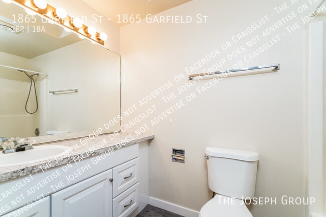 Building Photo - 1865 Garfield St