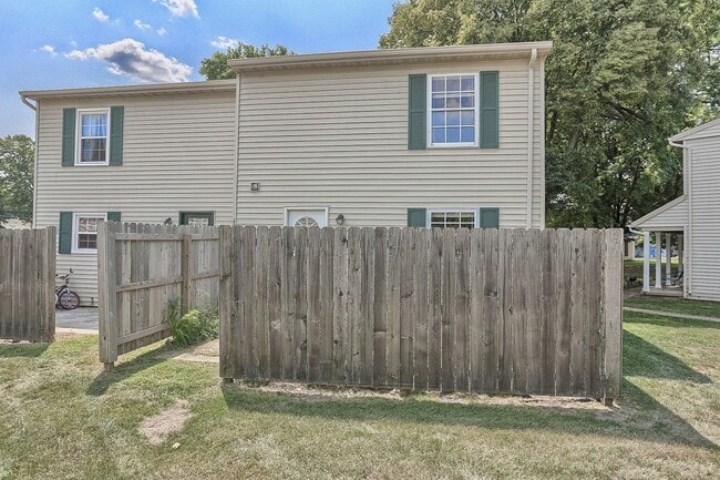 Building Photo - English Creek- Casa