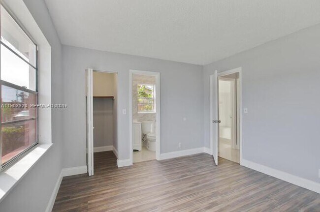 Building Photo - 7603 Kimberly Blvd