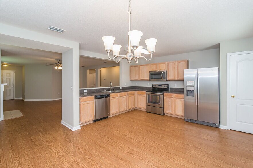 Building Photo - 1071 Collinswood Dr W