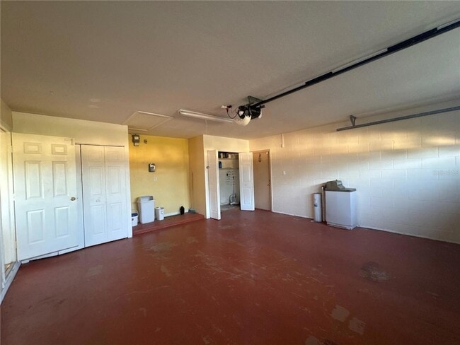 Building Photo - 5440 SW 100th Loop