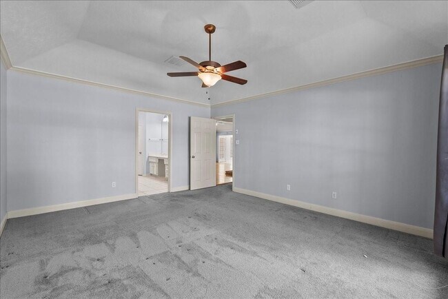 Building Photo - 2422 Fairwind Dr