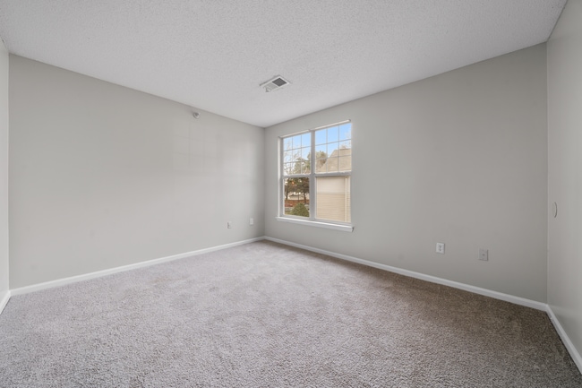 Building Photo - 2420 Hill St