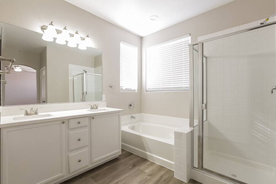 Building Photo - 8815 S Murray Canyon Ct