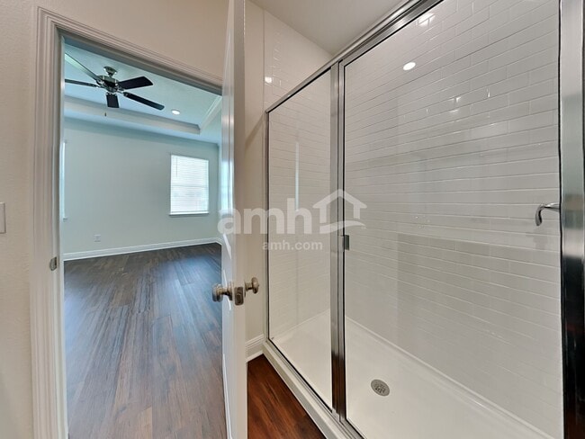 Building Photo - 14511 Cedar Mill Dr