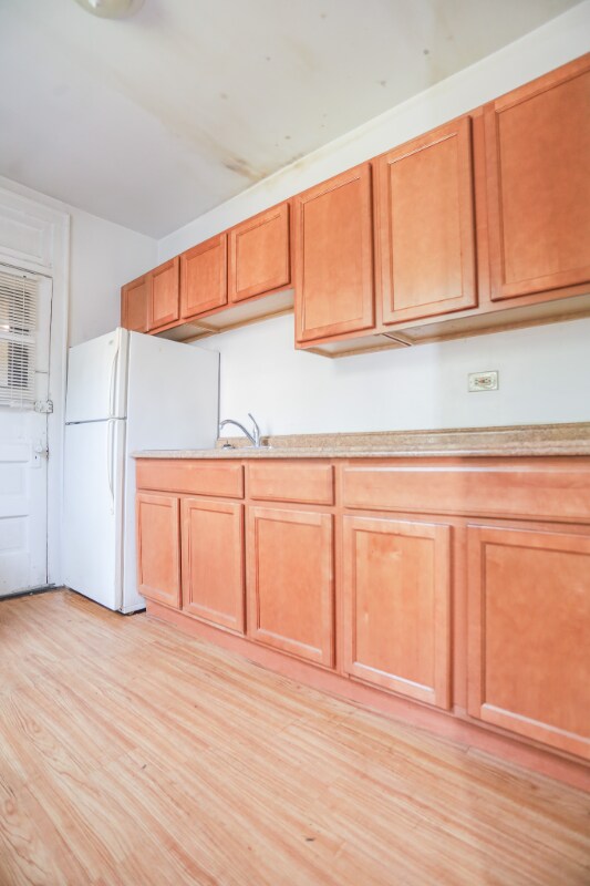 Building Photo - 4246 N Francisco Ave