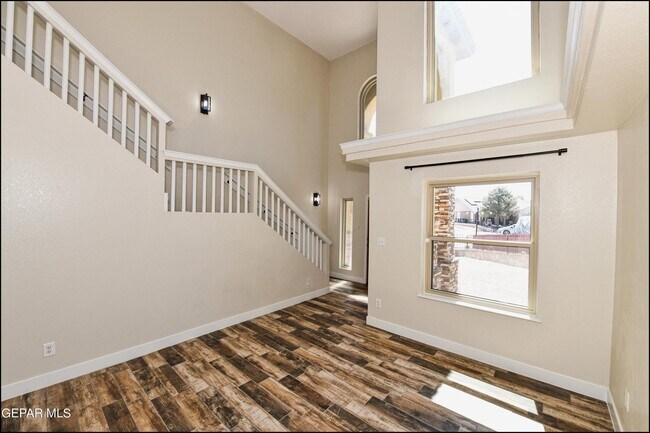 Building Photo - 3413 Tea Rose Pl