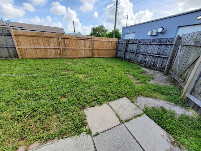 Building Photo - 2114 McKinley St