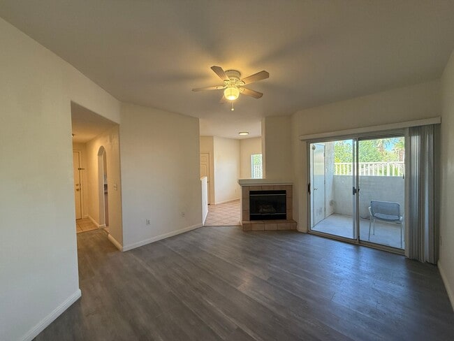 Building Photo - Renovated 2 Bedroom in Summerlin